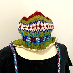 Wool hat, fully lined in fleece.